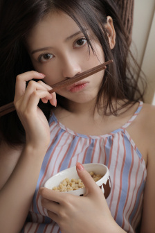 玩弄丰满人妻大BBWBBW